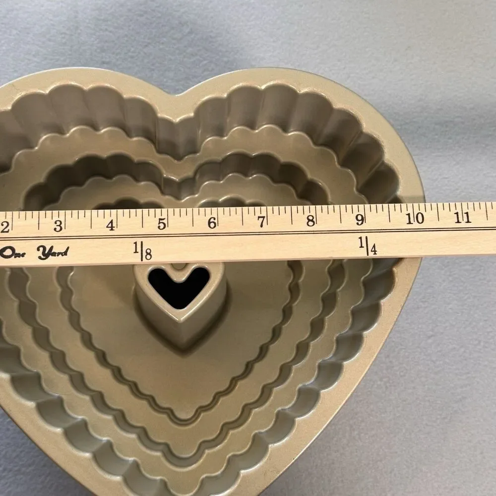 Nordic Ware Tiered Heart Bundt Pan Excellent Condition